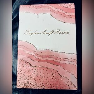 New~Factory Sealed~Taylor Swift Pink Poster 50 count 4x6 Poster Cards Boxed Set.